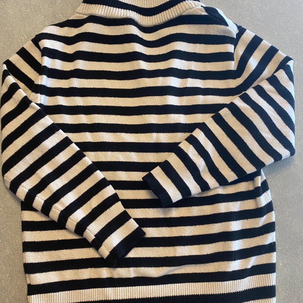 Express XS half ziip sweater - like new condition - Picture 2 of 5